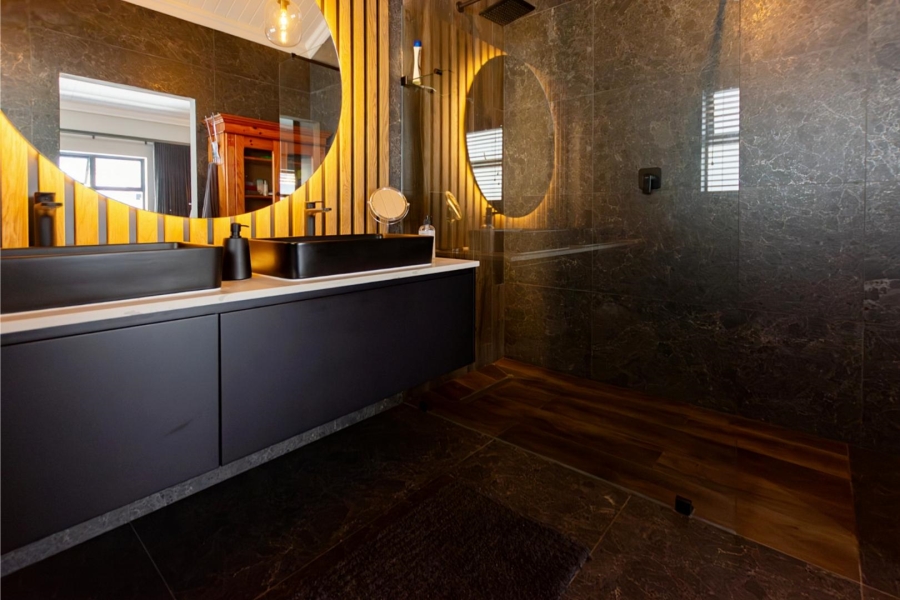 3 Bedroom Property for Sale in Calypso Beach Western Cape